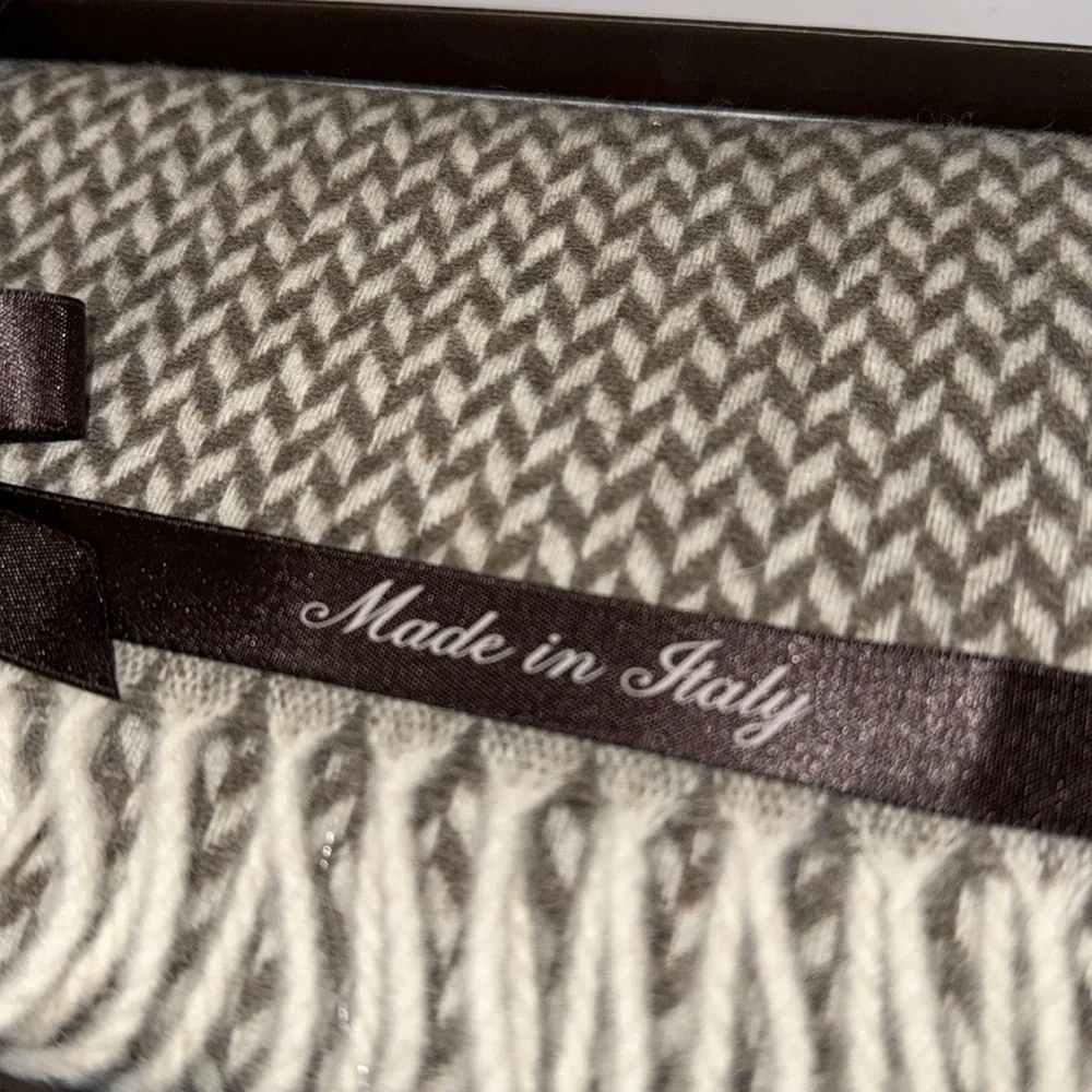 Cashmere Blend Herringbone Scarf, made in Italy, new